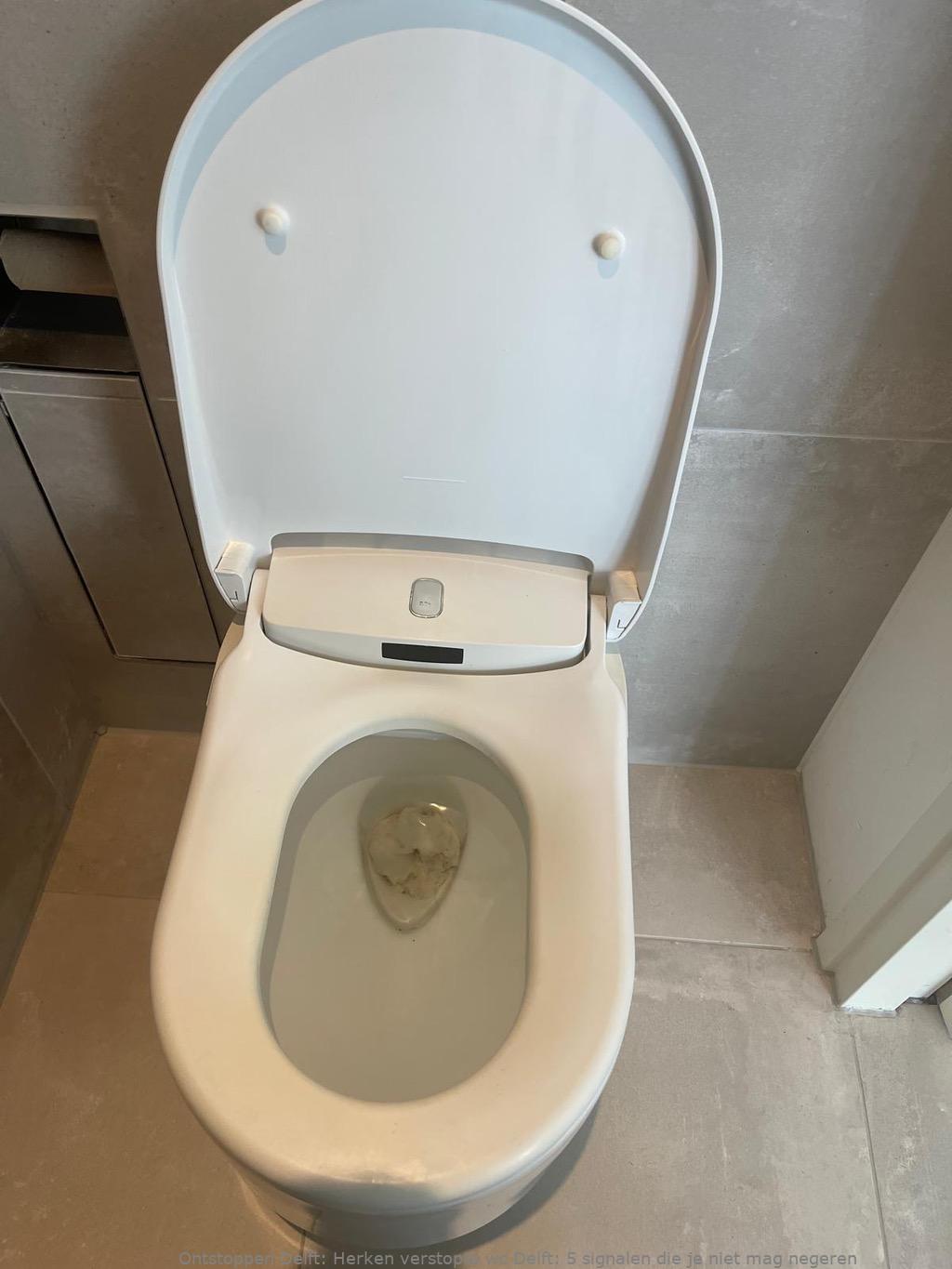 Herken verstopte wc Delft: 5 signalen die je niet mag negeren