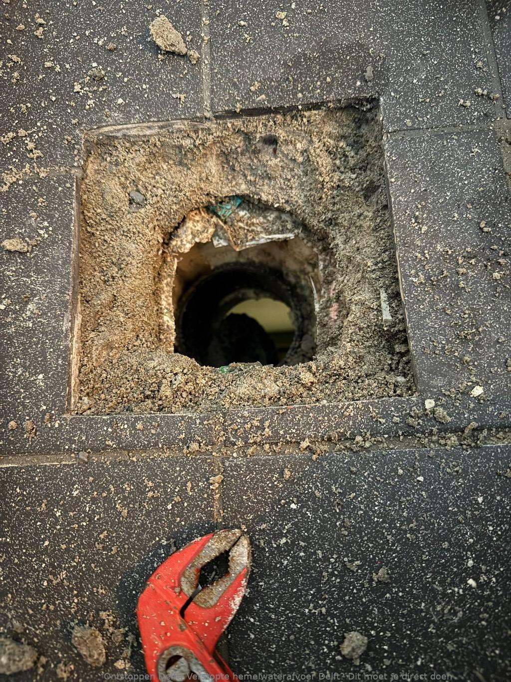 Verstopte hemelwaterafvoer Delft? Dit moet je direct doen